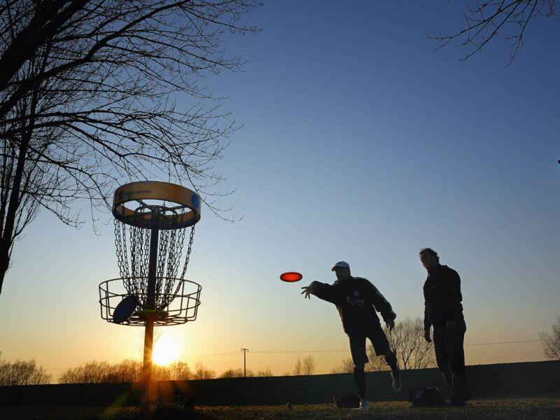 [Frisbeegolfmedia] A 15-year-old FPO player from Finland is making the trip to Rock Hill for Throw Pink – Disc Golf Pro Tour