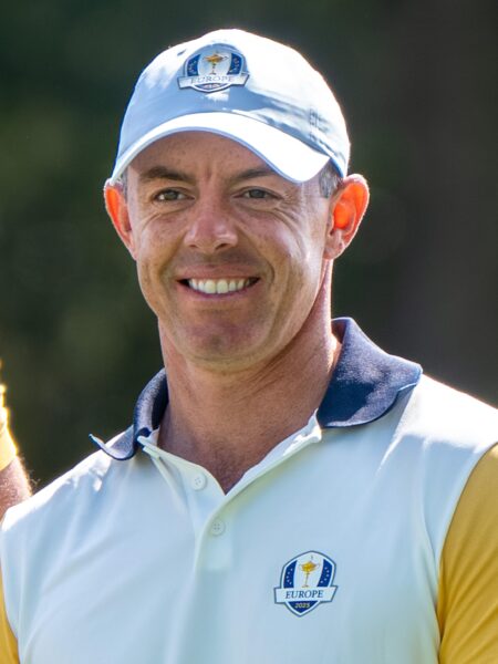 McIlroy Targets Spectacular Finish While Fleetwood and Lowry Battle for Victory in India – LIVE!