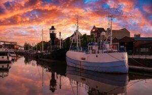 Hull and Brennan Trail Grant Thornton Leader by Just One Shot Heading into Final Round