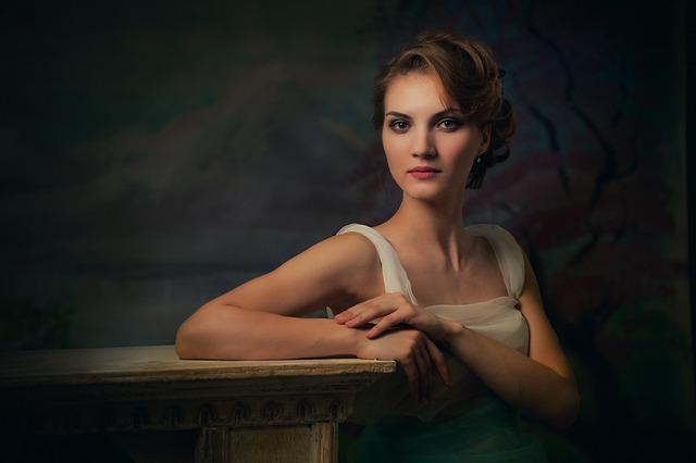 The Secret to Perfect Posture When Gripping Down the Club