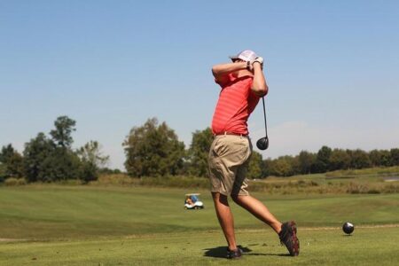 Young Shoots Brilliant 61 to Take Commanding Lead at Rocket Classic